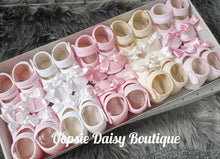 Load image into Gallery viewer, Baby Spanish Booties Size 0-3mth