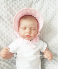 Load image into Gallery viewer, Baby Summer Traditional Broderie Peak Bonnet