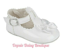 Load image into Gallery viewer, Girls White Baypods Ribbon Shoes 0-18 Months