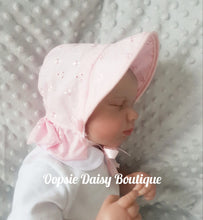 Load image into Gallery viewer, Baby Summer Traditional Broderie Peak Bonnet