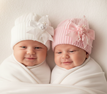 Load image into Gallery viewer, Babies with knitted hats option 4