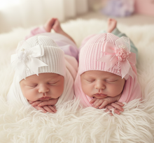 Load image into Gallery viewer, Babies with knitted hats option 6