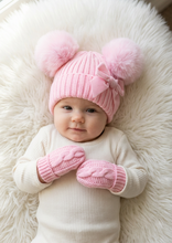 Load image into Gallery viewer, Baby girl modelling pink hat and mittens