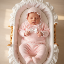 Load image into Gallery viewer, Close Moses basket