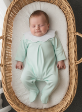 Load image into Gallery viewer, Close Up Moses Basket