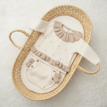Load image into Gallery viewer, Cream Set Moses Basket Diagonal - 3