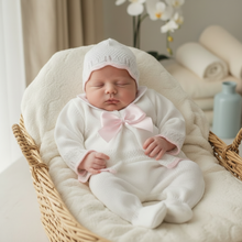 Load image into Gallery viewer, Newborn resting - forehead shown