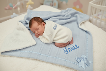 Load image into Gallery viewer, Nursery setting with sherpa blanket