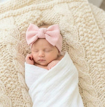 Load image into Gallery viewer, Large Bow Knitted Headband