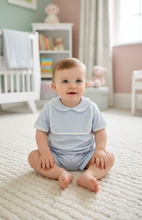 Load image into Gallery viewer, Sitting on pastel rug