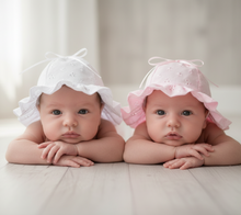 Load image into Gallery viewer, With ribbon bow - wooden floor