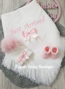 Newborn Baby Pom Pom Hat,Booties & Shawl with Just Arrived