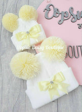 Load image into Gallery viewer, Baby Girls Pom Pom Ribbon Hat