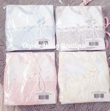Load image into Gallery viewer, Spanish Baby Gift Set Dummy Clip, Bib &amp; Blanket/Sheet/Burp Cloth