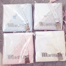 Load image into Gallery viewer, Spanish Baby Gift Set Dummy Clip, Bib &amp; Blanket/Sheet/Burp Cloth